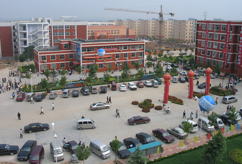 2003年投入使用的嵩山路校区（郑州交通职业学院）
