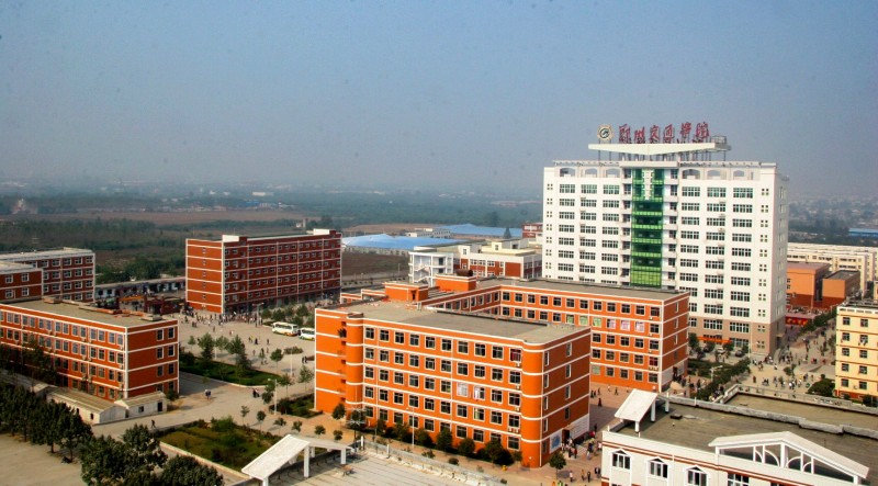 2006年郑州嵩山路校区校园一角 